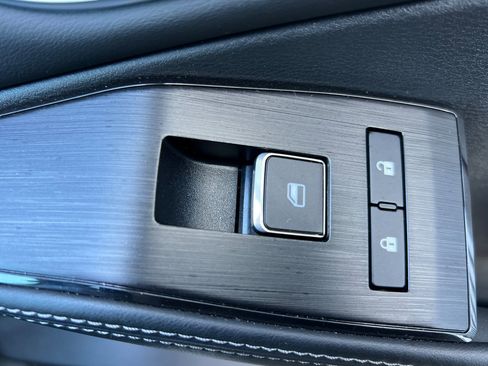 Certified 2023 Nissan Rogue Platinum w/ Platinum Premium Package image 20