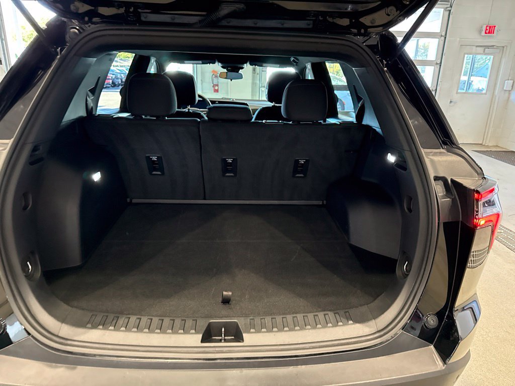 Used 2025 Chevrolet Equinox LT AWD/4WD image 19