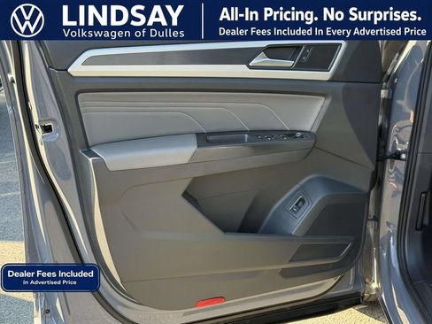 Used 2023 Volkswagen Atlas Cross Sport SEL R-Line AWD/4WD image 9