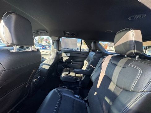 Used 2021 Ford Explorer ST image 15