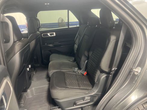 Used 2020 Ford Explorer XLT w/ Class III Trailer Tow Package image 13