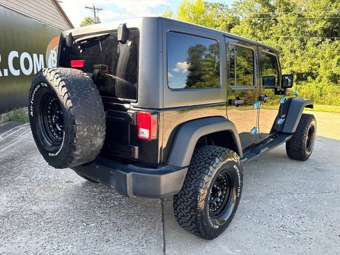 Used 2017 Jeep Wrangler Unlimited Sport w/ Quick Order Package 24S AWD/4WD image 7