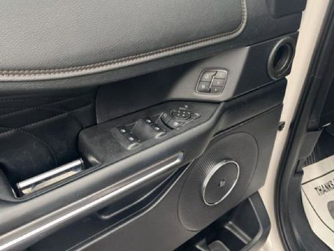 Certified 2019 Ford Expedition Max Platinum image 9
