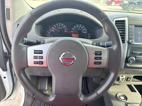 Used 2020 Nissan Frontier SV RWD image 28