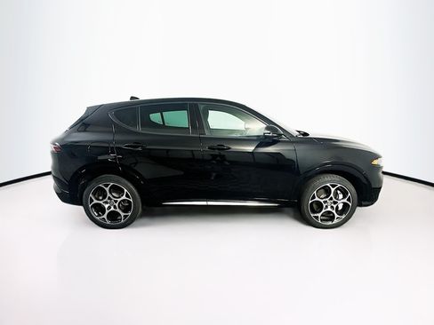 Used 2024 Alfa Romeo Tonale Ti w/ Premium Interior Package AWD/4WD image 10