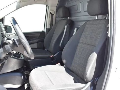 Used 2020 Mercedes-Benz Metris image 13