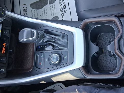 Used 2021 Toyota RAV4 Limited AWD/4WD image 22