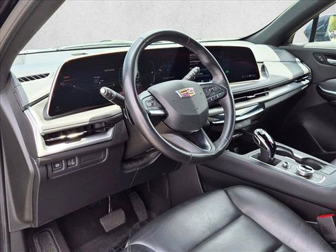 Used 2025 Cadillac XT4 Premium Luxury FWD image 15