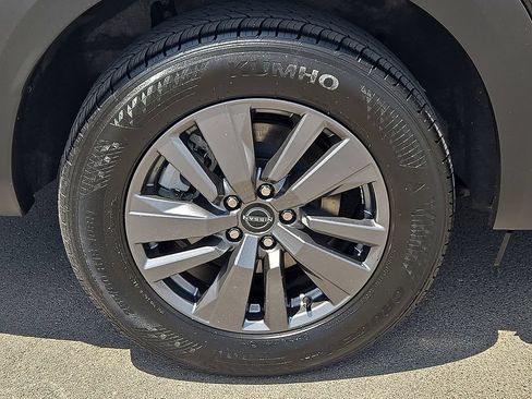 Used 2025 Nissan Pathfinder SV FWD image 7