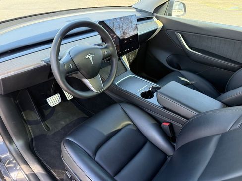 Used 2022 Tesla Model Y Performance image 22