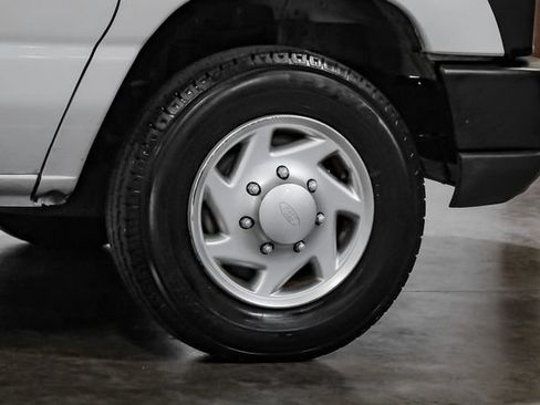 Used 2011 Ford E-150 and Econoline 150 RWD image 40