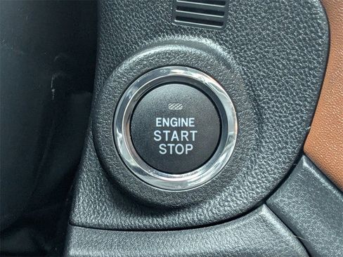 Used 2022 Subaru Outback Touring XT image 29