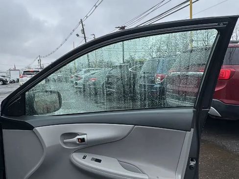 Used 2013 Toyota Corolla L FWD image 22