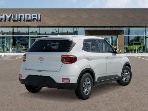 New 2026 Hyundai Venue SE image 4