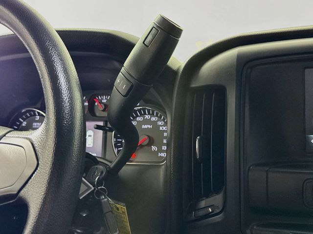 Used 2019 Chevrolet Silverado 1500 Custom w/ Custom Convenience Package AWD/4WD image 17