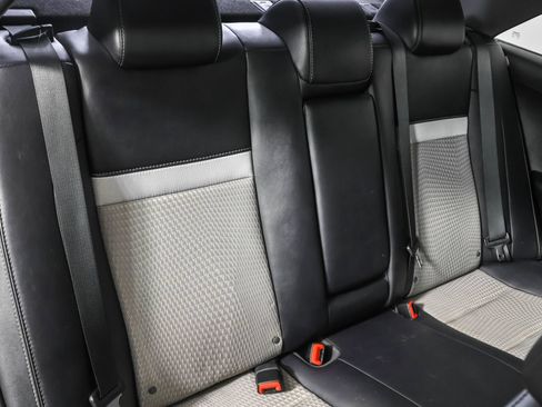 Used 2014 Toyota Camry SE FWD image 39