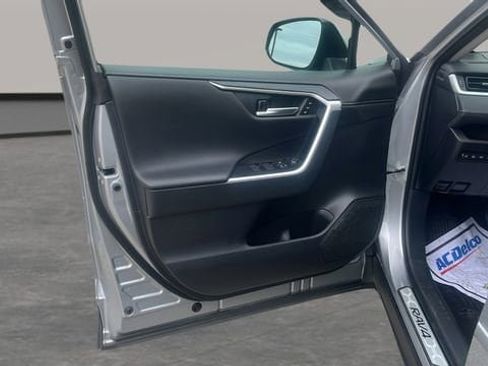 Used 2025 Toyota RAV4 Limited image 12