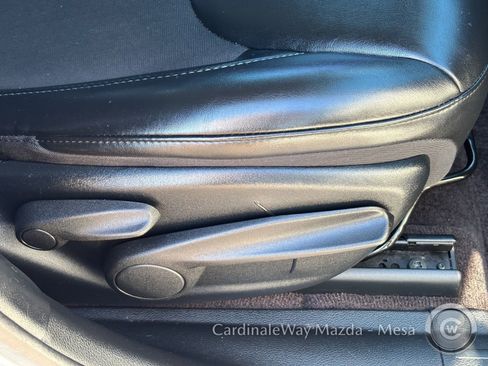 Used 2019 Jeep Cherokee Latitude Plus image 13