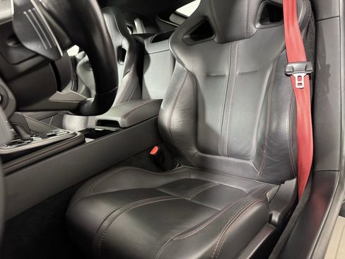 Used 2017 Jaguar F-TYPE R image 17