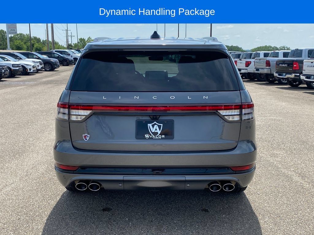 Used 2025 Lincoln Aviator Reserve w/ Equipment Group 201A AWD/4WD image 5