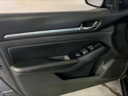 Used 2023 Nissan Altima 2.5 SV AWD/4WD image 24