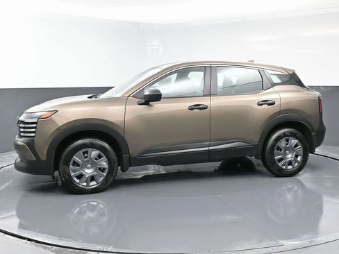 Used 2025 Nissan Kicks S image 6