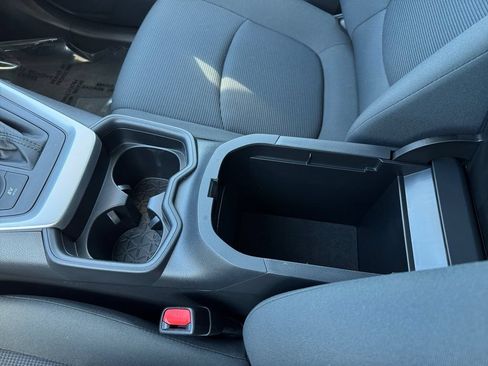 Certified 2019 Toyota RAV4 LE AWD/4WD image 28