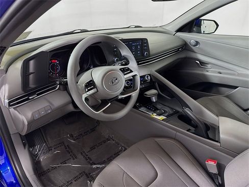 Used 2022 Hyundai Elantra SEL image 8