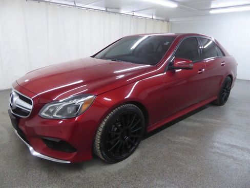 Used 2014 Mercedes-Benz E 350 4MATIC Sedan image 3