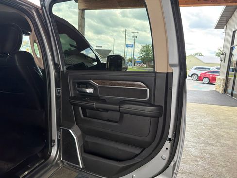 Used 2021 RAM 2500 Laramie w/ Chrome Appearance Group RWD image 5
