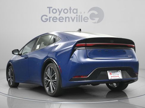 Used 2025 Toyota Prius Limited w/ Limited Premium Package FWD image 9