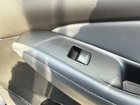 Used 2024 Buick Enclave Premium image 30