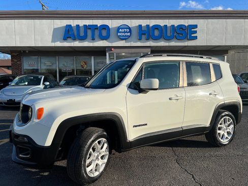 Used 2018 Jeep Renegade Latitude image 1