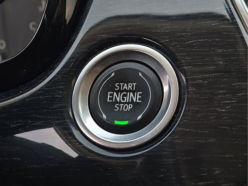 Used 2022 Cadillac XT6 Premium Luxury w/ Technology Package image 17