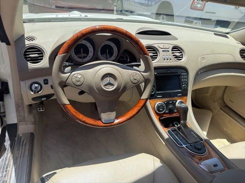 Used 2009 Mercedes-Benz SL 550 image 16