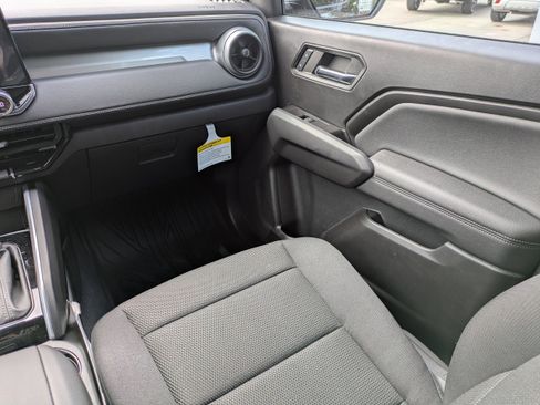 New 2024 Chevrolet Colorado LT w/ LT Convenience Package II image 10