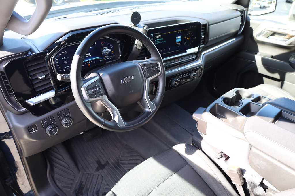 Used 2023 Chevrolet Silverado 1500 RST w/ Z71 Off-Road Package AWD/4WD image 12