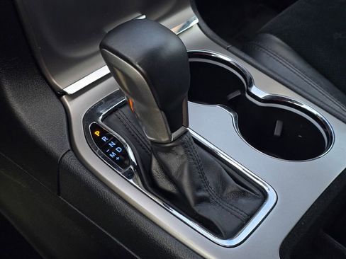 Used 2018 Jeep Grand Cherokee Altitude AWD/4WD image 37
