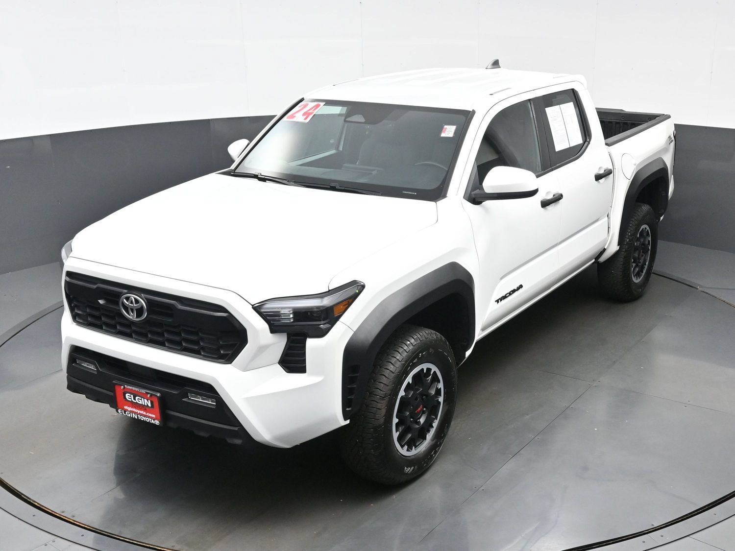 Used 2024 Toyota Tacoma TRD Off-Road AWD/4WD image 36