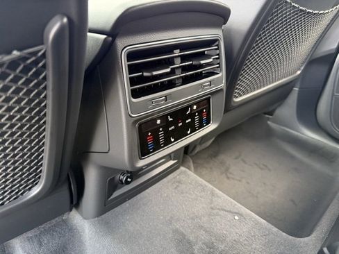 New 2025 Audi Q7 3.0T Prestige image 14