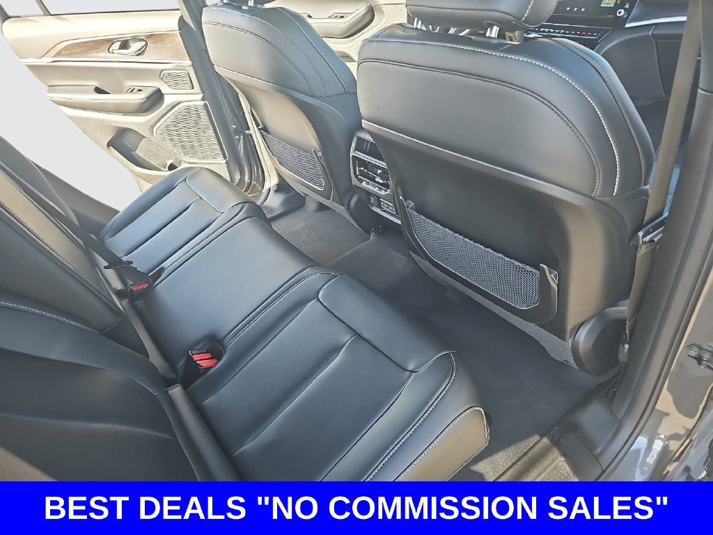 Used 2026 Jeep Grand Cherokee Limited AWD/4WD image 11