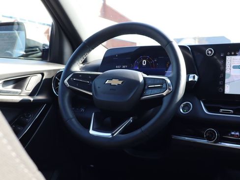 Used 2025 Chevrolet Equinox LT w/ Safety and Technology Package image 40