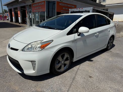 Used 2013 Toyota Prius FWD image 2