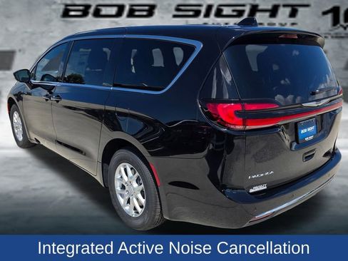 New 2025 Chrysler Pacifica Select image 4