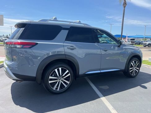 Used 2024 Nissan Pathfinder Platinum w/ Cargo Package FWD image 17