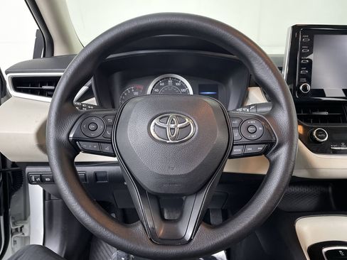 Used 2020 Toyota Corolla LE image 13