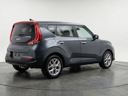 Used 2025 Kia Soul LX w/ LX Technology Package image 9