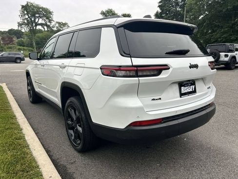 Used 2023 Jeep Grand Cherokee L Laredo AWD/4WD image 6