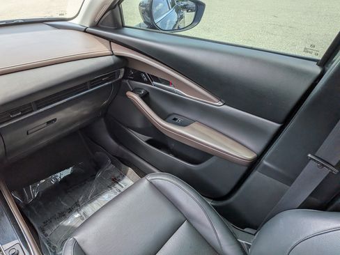 Used 2021 MAZDA CX-30 FWD 2.5 S w/ Premium Package image 18