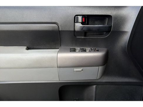 Used 2013 Toyota Tundra 2WD CrewMax w/ SR5 Pkg image 11